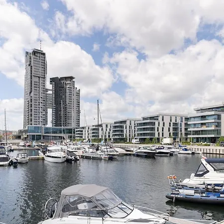 Yacht Park With Sea View By Lion 公寓 格丁尼亚